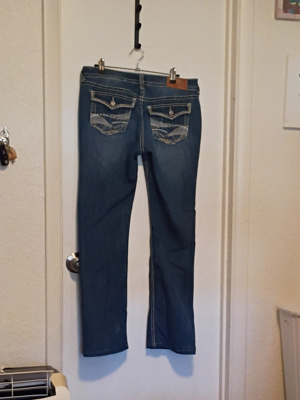 Women's Dark Blue Straight-Leg Jeans with Embroidered Pocket Detail